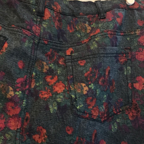 DG2 by Diane Gilman 18WP FLORAL JEANS🆕 - Picture 6 of 11